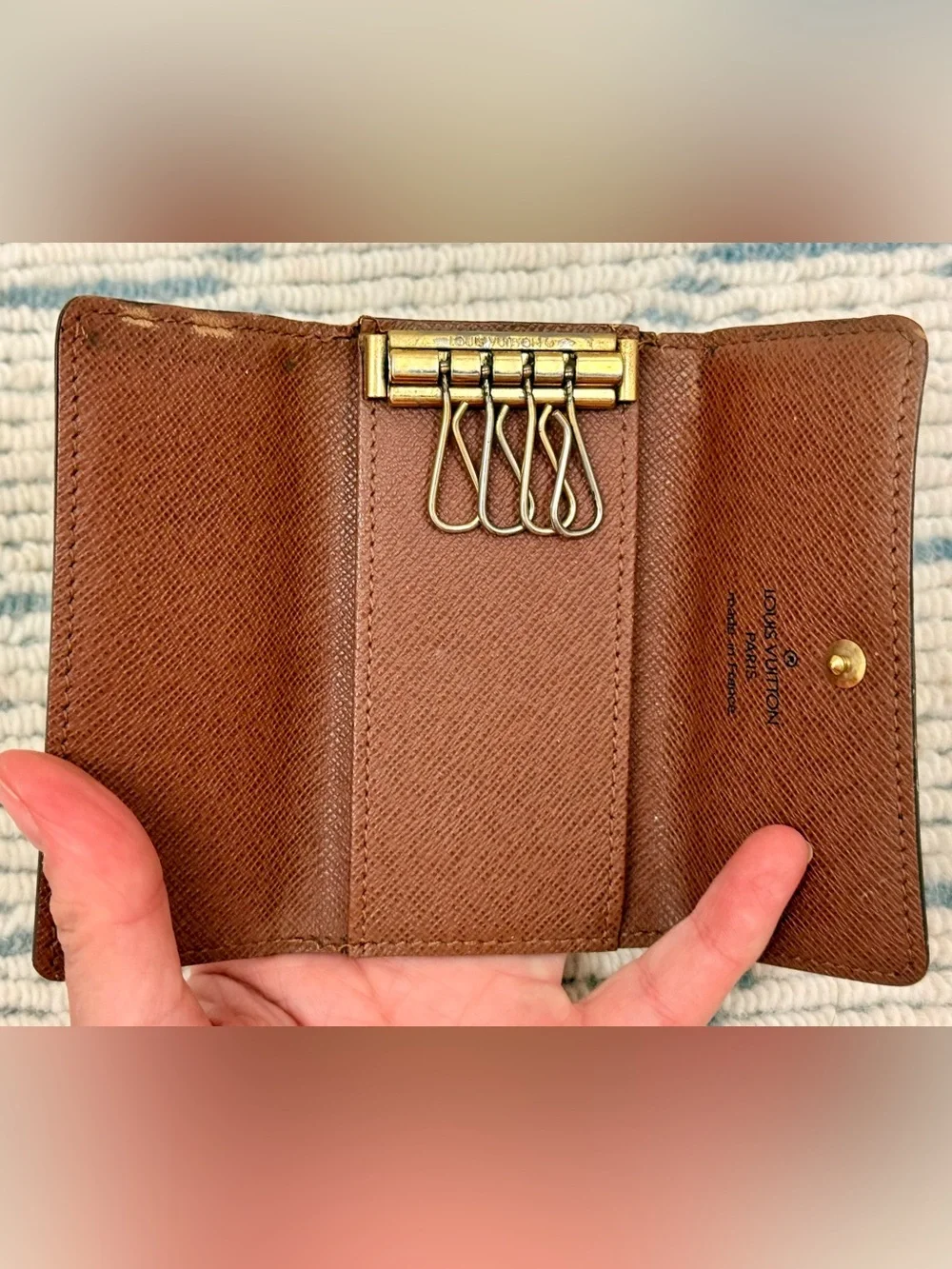 LOUIS VUITTON Vintage 80’s Unisex Monogram Canvas Tri-Fold 4-Key Ring Holder